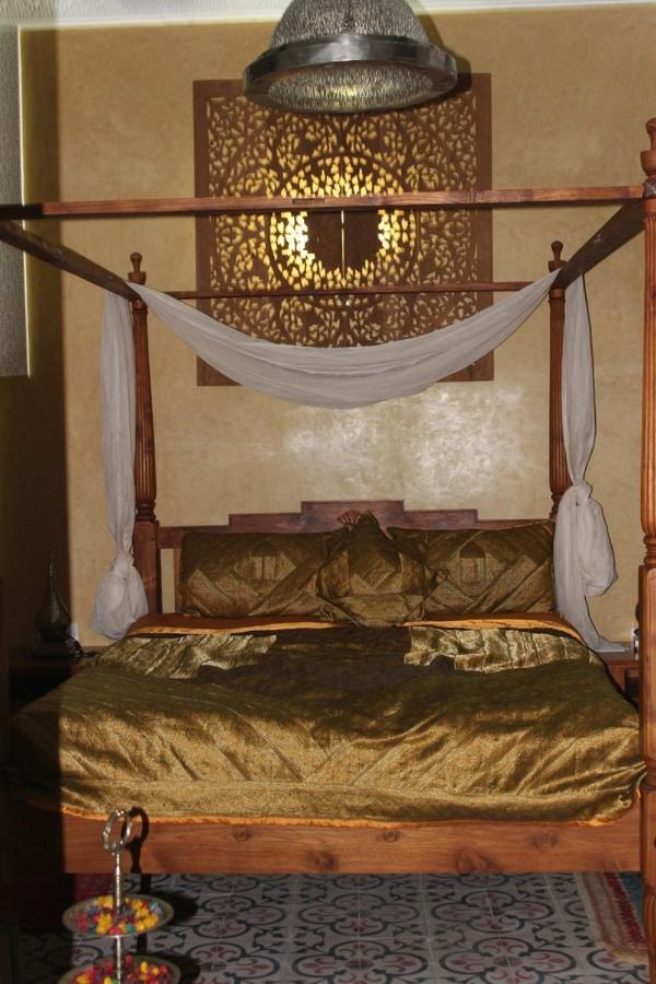 Riad la medersa Bed and Breakfast Marrakesh Exterior foto