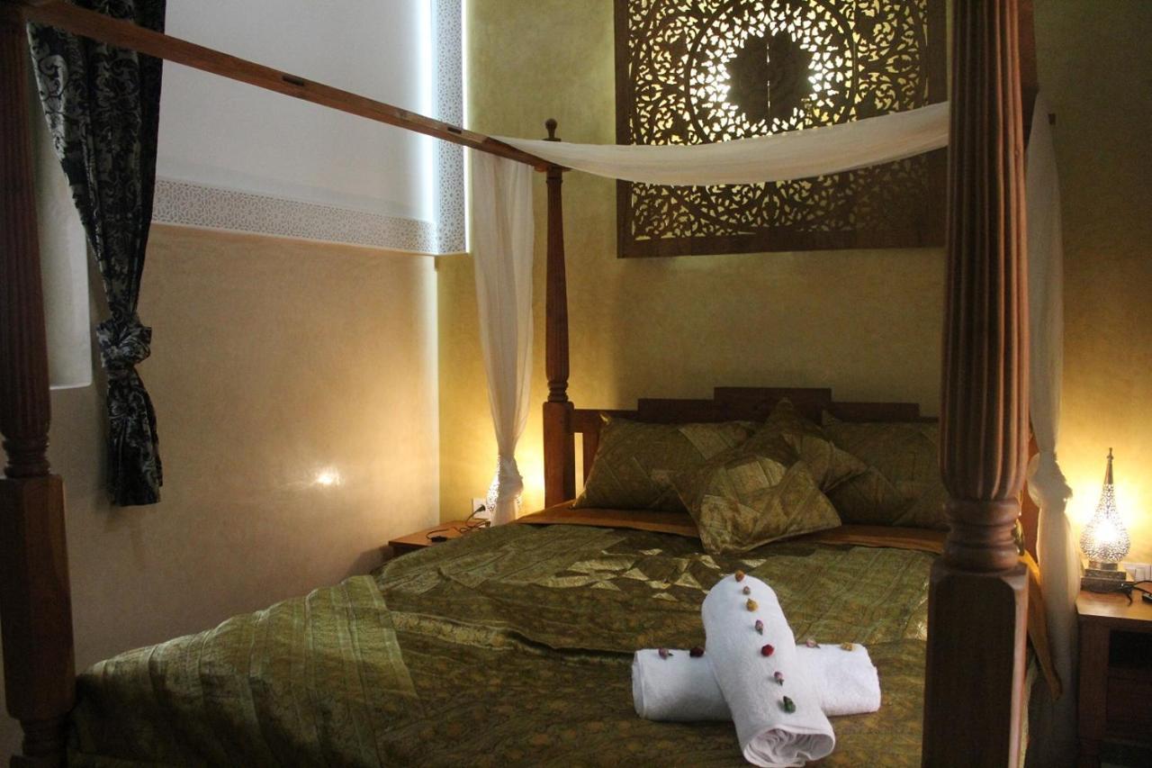 Riad la medersa Bed and Breakfast Marrakesh Exterior foto